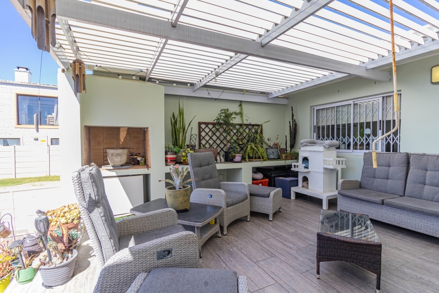 3 Bedroom Property for Sale in Yzerfontein Western Cape